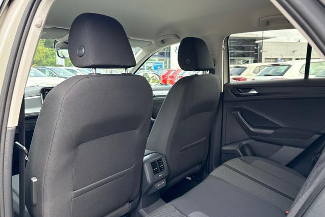 VOLKSWAGEN T-Roc Photo 37