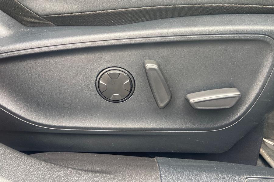 Ford KUGA Photo autoimg-64755d3a8bce6538a512a8c9b726708c7b0ddf18.jpg