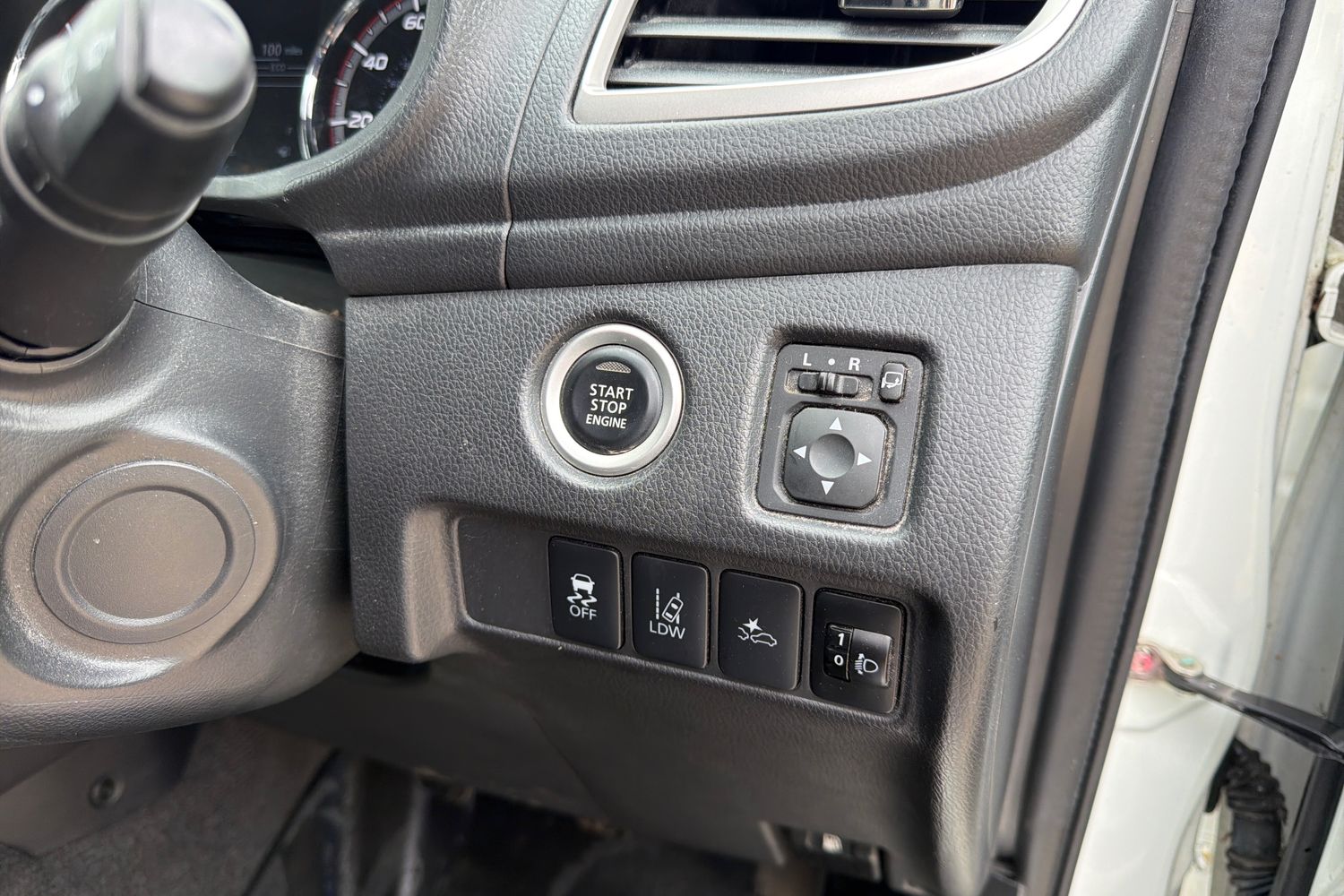 Mitsubishi L200 Photo 29