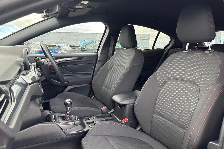 Ford Focus Photo autoimg-64766e62ff5aaa4e952bc8c16e0c0b57f2e1e578.jpg