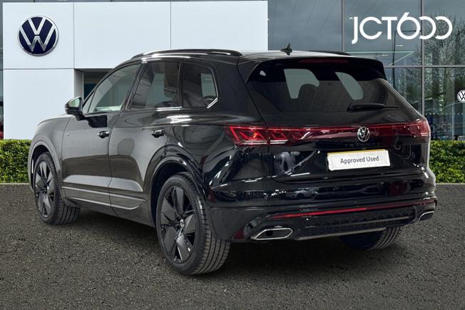 VOLKSWAGEN Touareg Photo 3