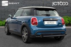 MINI Hatch Photo 3