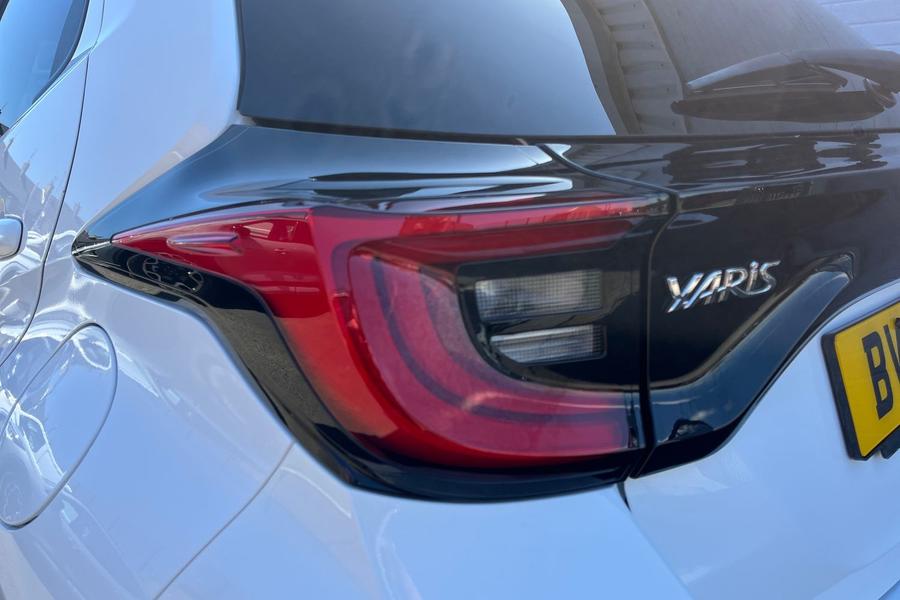 Toyota YARIS Photo autoimg-64800dfb688e556fa61b5cb7b686b3a8c59a3d6e.jpg