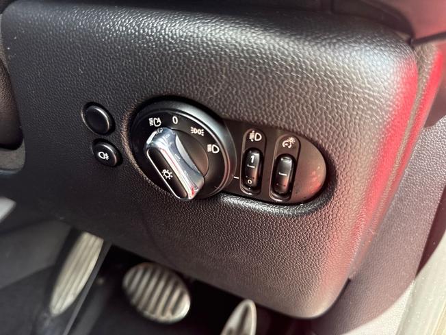 MINI Hatch Photo 37