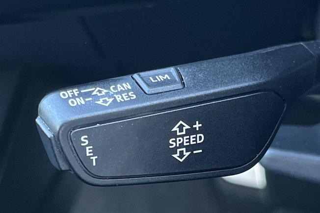 AUDI A4 Photo 26