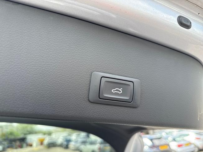 AUDI A6 Avant Photo 21