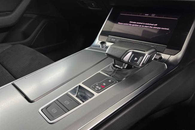 AUDI A6 Avant Photo 23