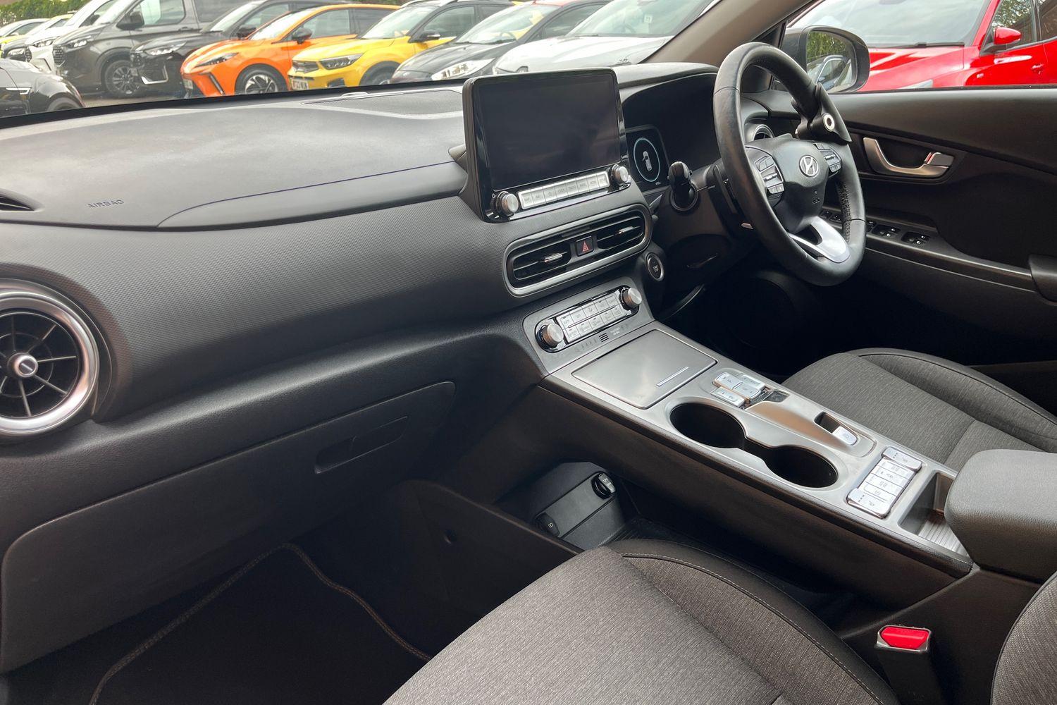 Hyundai KONA Photo 17
