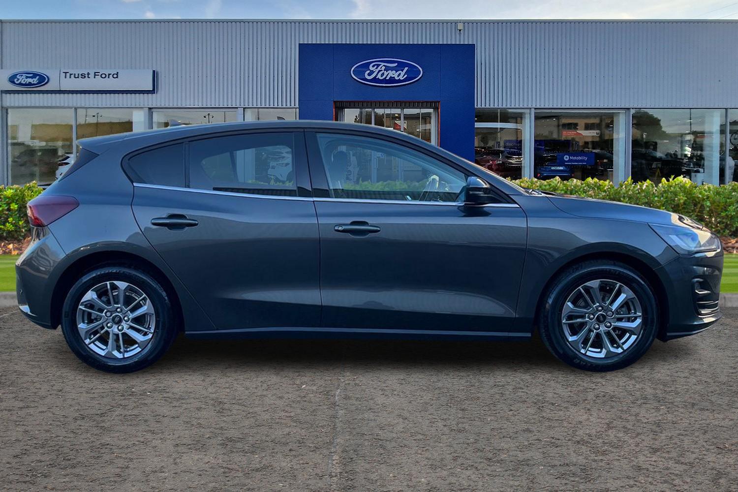 Ford Focus Photo 2
