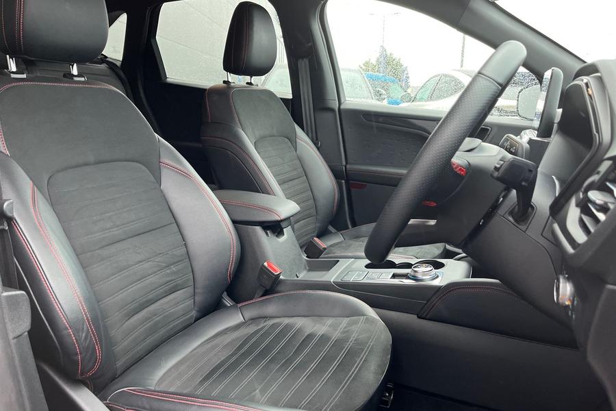 Ford KUGA Photo autoimg-648e723cc679ea1d6e8d166f84fe8b2ec9e4cfe2.jpg