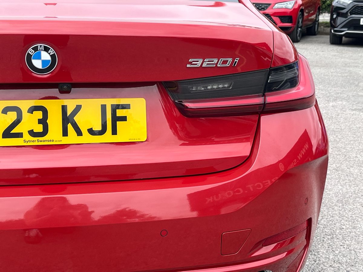 BMW 3 Series Photo 18