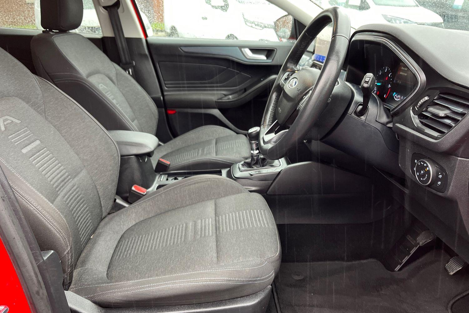 Ford FOCUS Photo 16