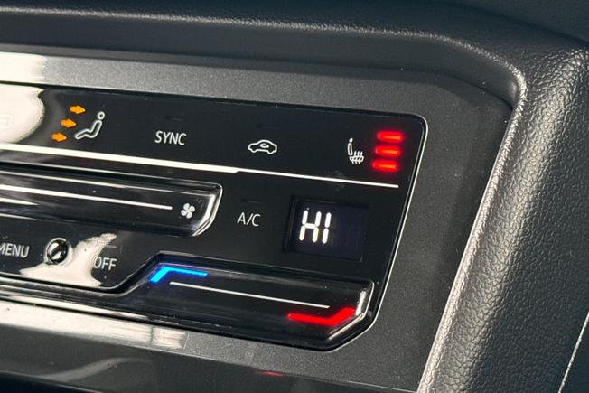 VOLKSWAGEN Tiguan Photo 26