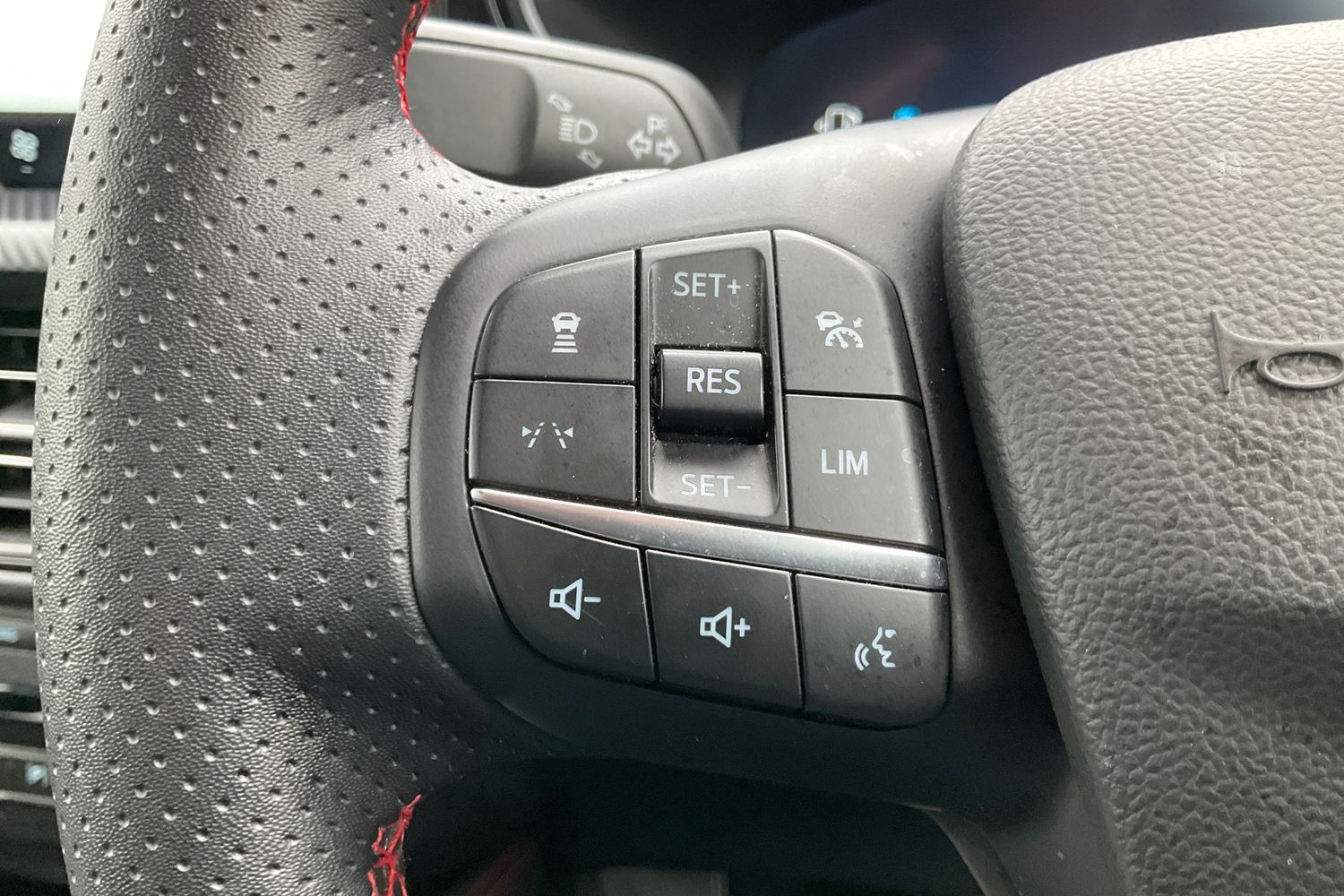 Ford KUGA Photo 32