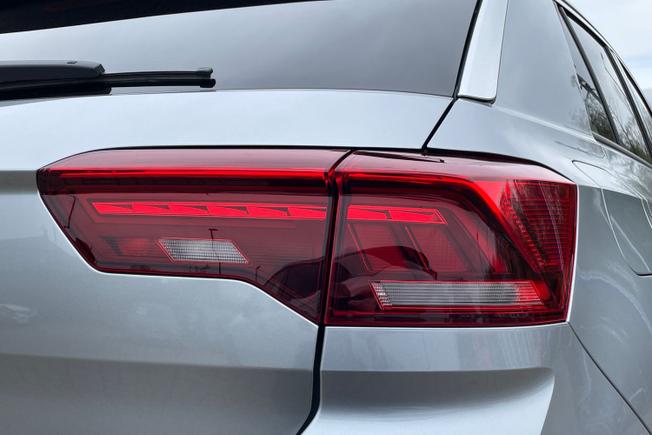 VOLKSWAGEN T-Roc Photo 18