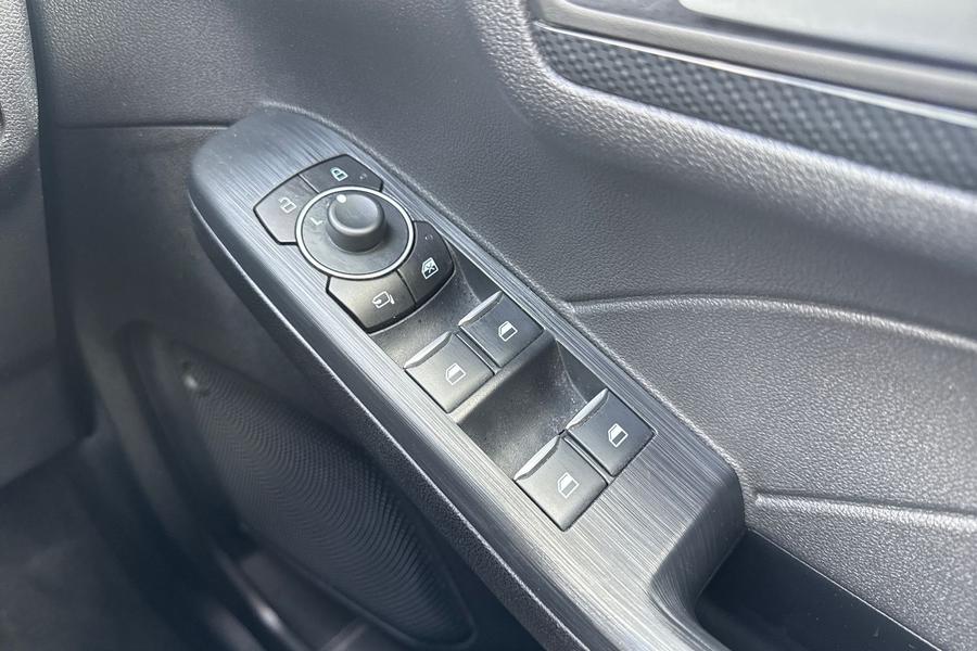 Ford KUGA Photo autoimg-649b3da8ca534c04dec8694cbaf93871e6079509.jpg