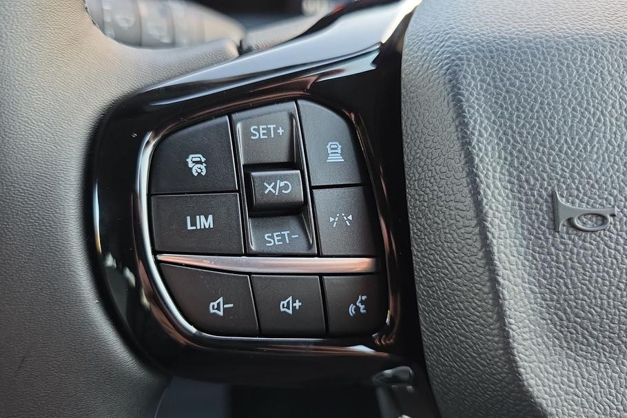 Used Ford E-TOURNEO CUSTOM WR75NLT 32