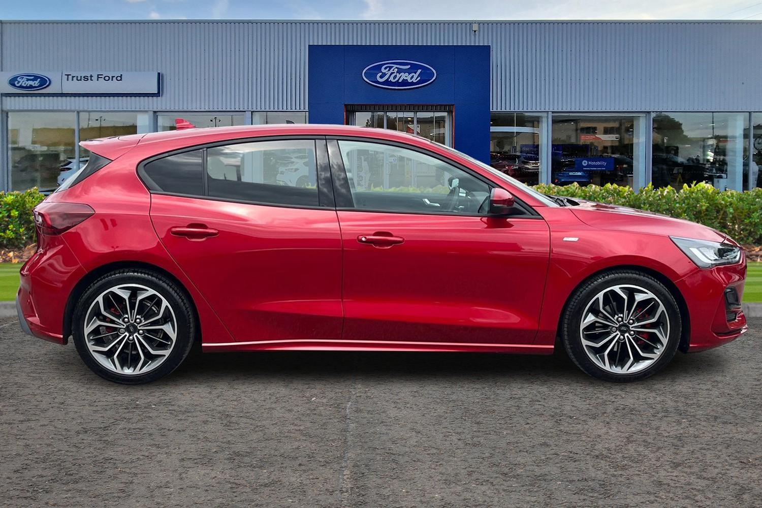Ford FOCUS Photo 2