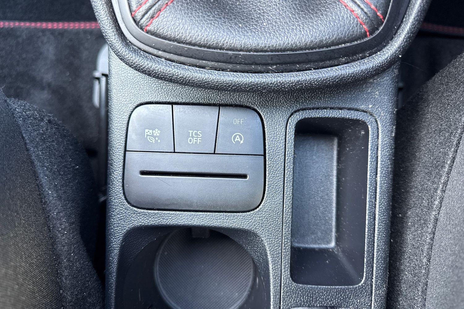 Ford FIESTA Photo 32