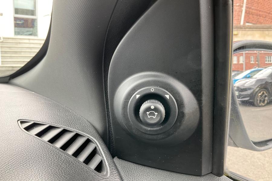 Ford KA+ Photo autoimg-64a2e39a9fb7d5af3a72841f9c4cee619dac7e9f.jpg
