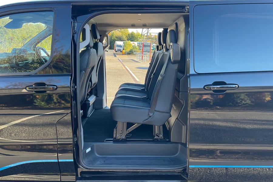 Ford TRANSIT CUSTOM Photo autoimg-64a7a9dc87b6256f9e78a4fc43e414f756fd3b7a.jpg