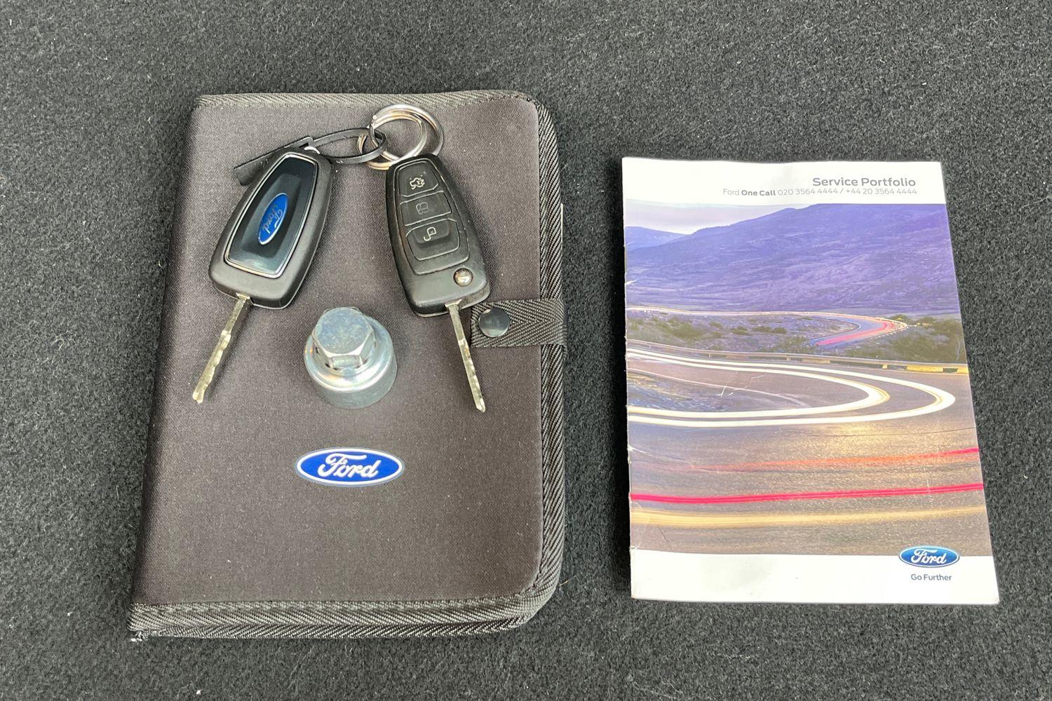 Ford FOCUS Photo 21
