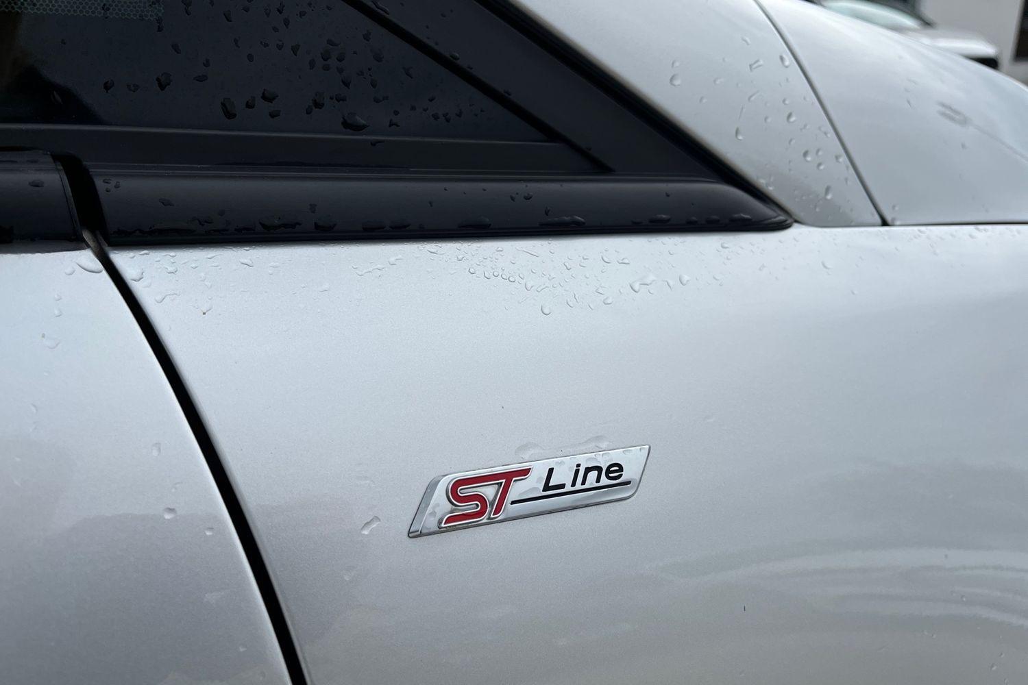 Ford FIESTA Photo 24