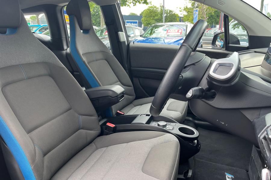 BMW I3 Photo autoimg-64ae806fec92c0a8206022a3cc4ccf7a41eda85d.jpg