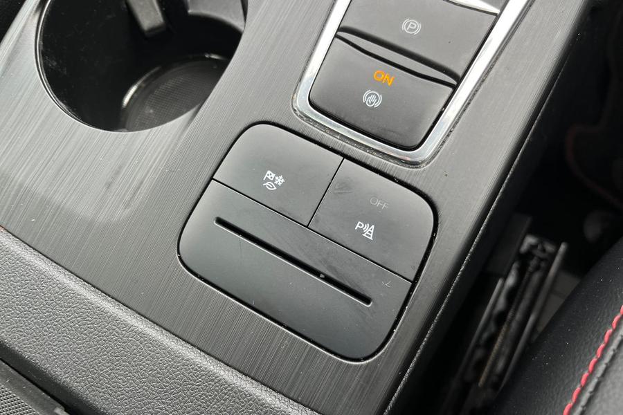 Ford KUGA Photo autoimg-64aeb022f7a4847094d3d58eec0c77a4e5a19b91.jpg