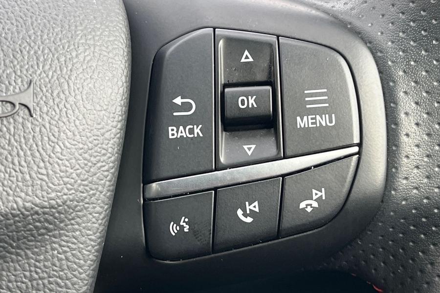 Ford Kuga Photo autoimg-64b50d3d5c54472f8a16911b19e47e1b5a270518.jpg