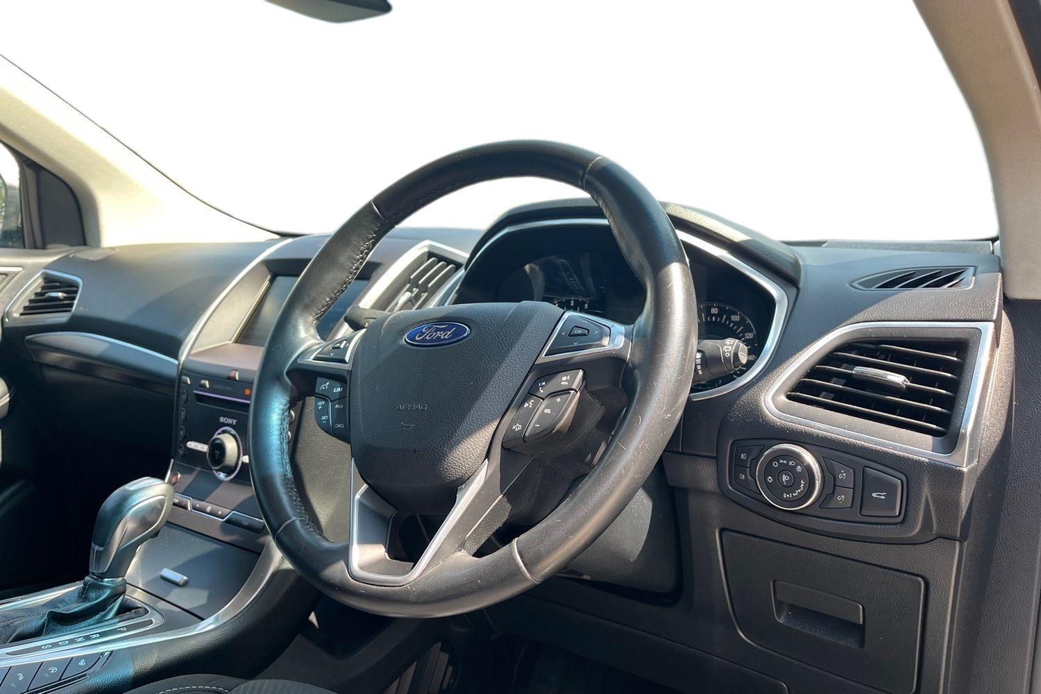 Ford EDGE Photo 8