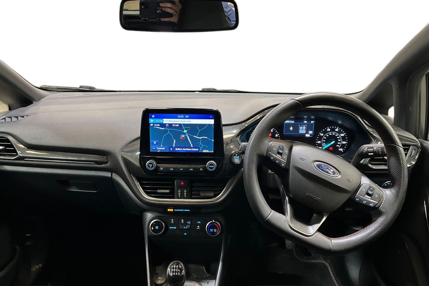 Ford FIESTA Photo 10