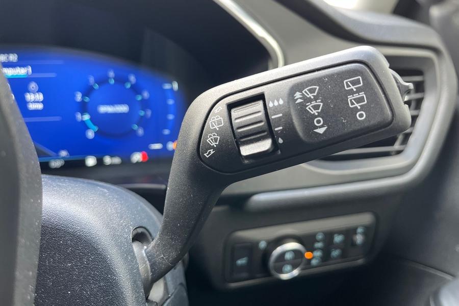 Ford KUGA Photo autoimg-64bf20e8d01bc9ed7d16ab29069e810f9ff2fca1.jpg