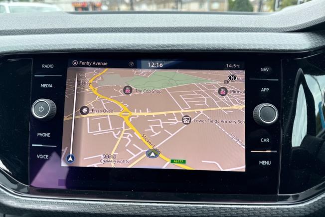 VOLKSWAGEN T-Cross Photo 14