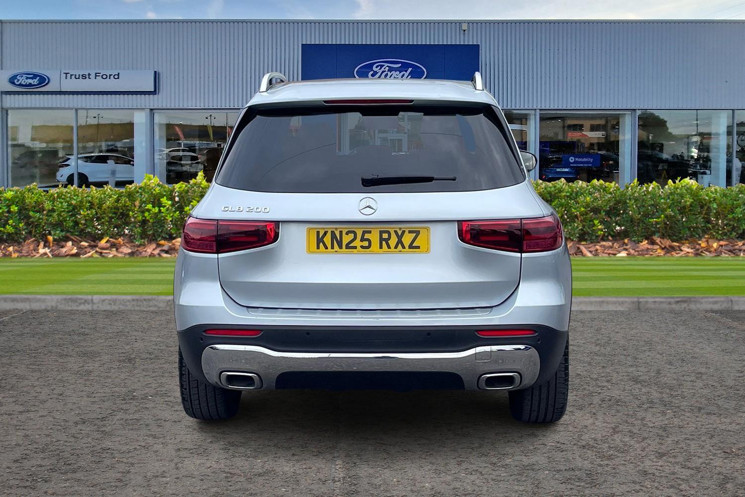Mercedes-Benz GLB Photo 6
