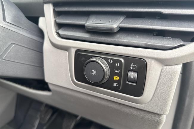 VOLKSWAGEN Transporter Photo 36