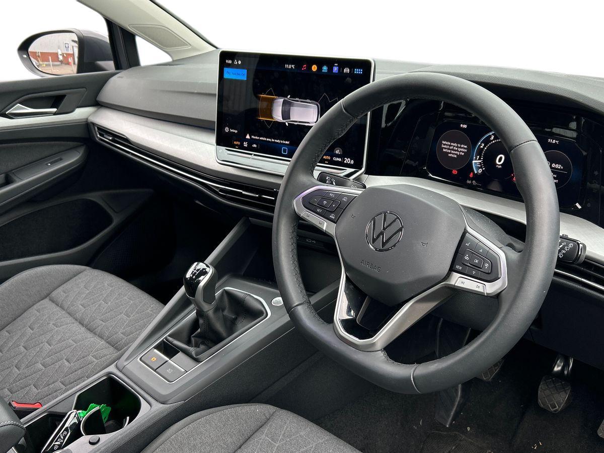 Volkswagen Golf Photo autoimg-64c4322083e53aa1e673c7d2927a0e6d639eecc8.jpg