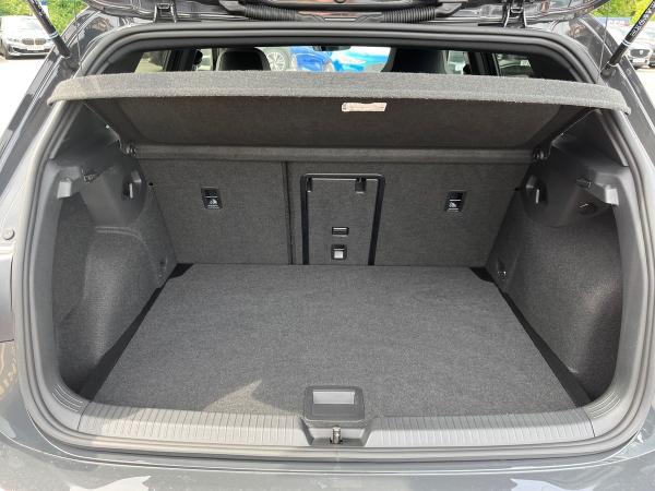 Volkswagen Golf Photo autoimg-64c4bc57860849c85370e967695ecccd50ee4093.jpg