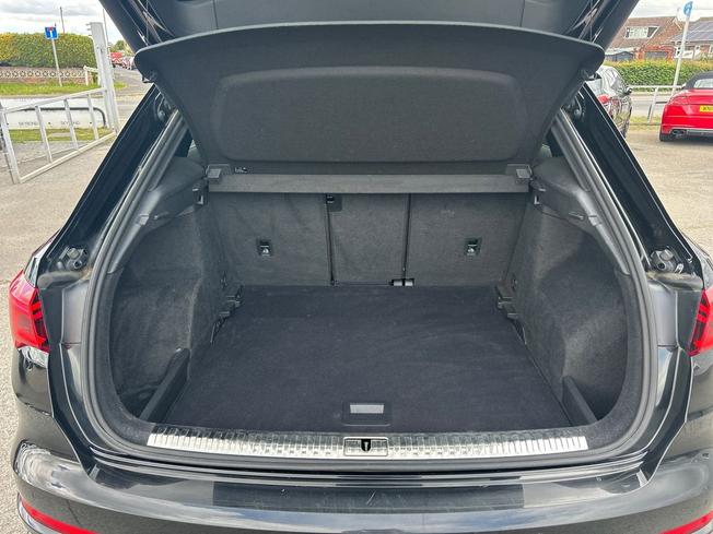 Audi Q3 Photo 12