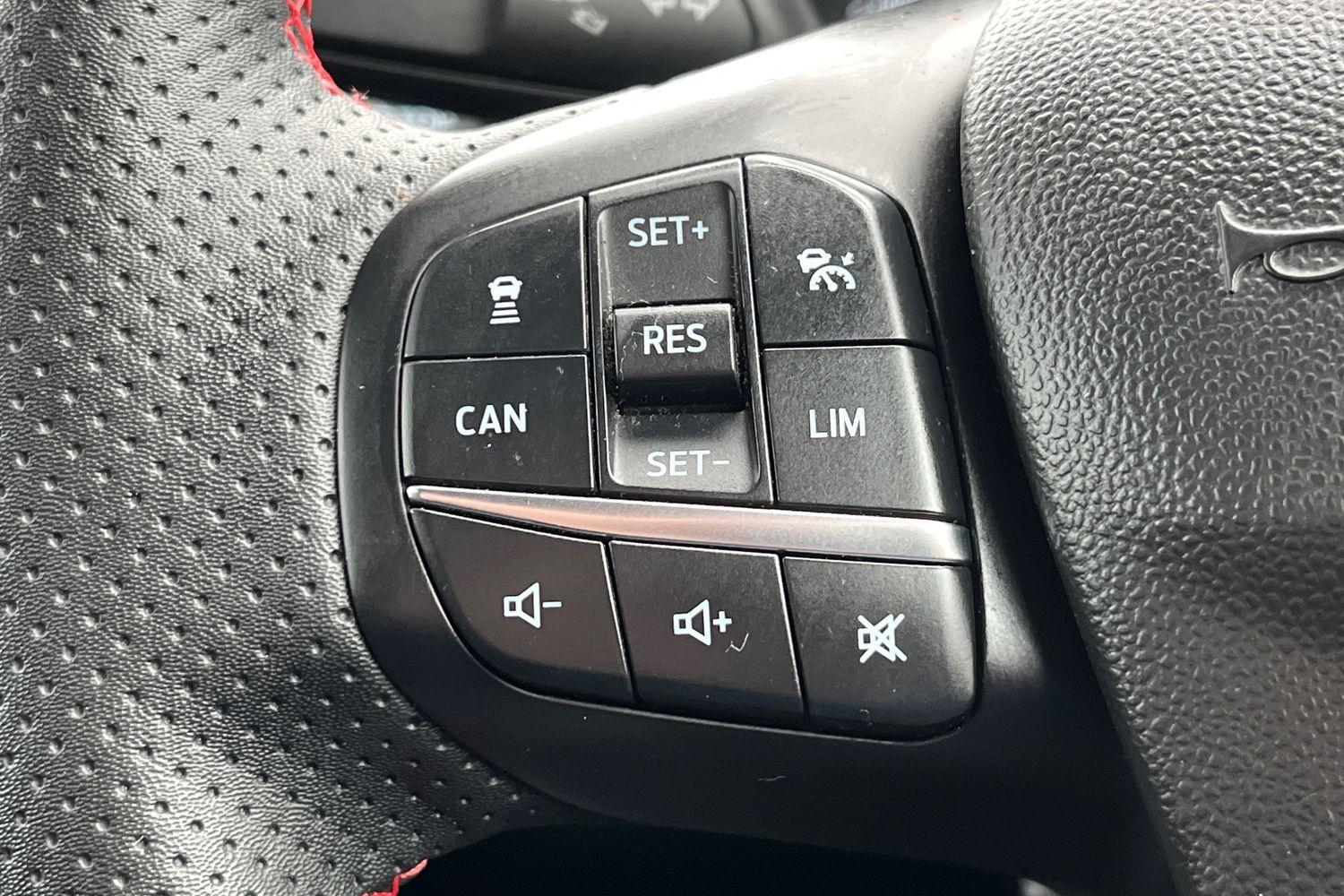 Ford FIESTA Photo 31