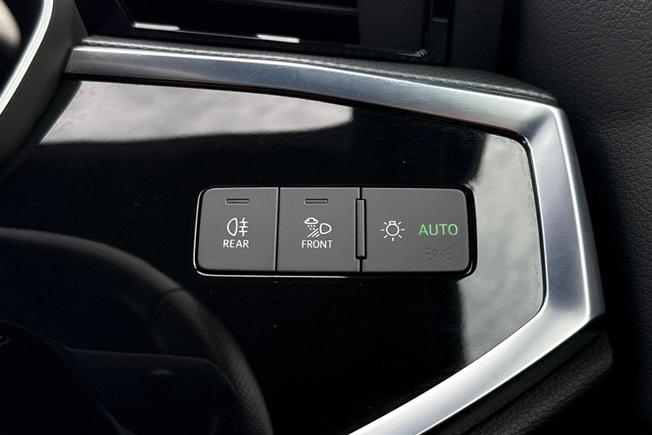 AUDI Q3 Photo 36