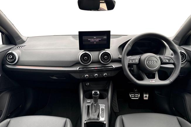 AUDI Q2 Photo 10