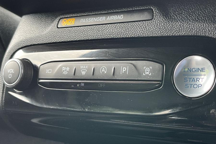Ford KUGA Photo autoimg-64db489d35a90661c6f7dbdc2ceb61f6dc3b976d.jpg