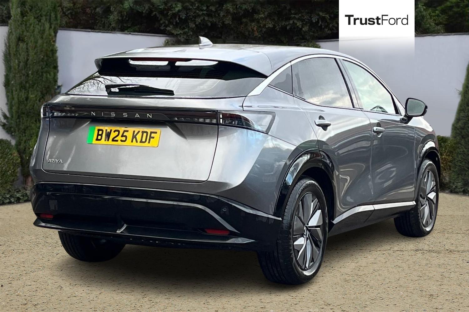 Nissan Ariya Photo 3