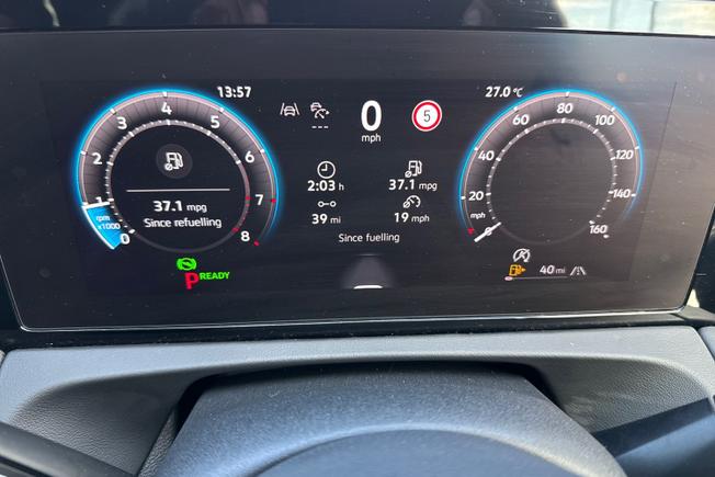 VOLKSWAGEN Tiguan Photo 15