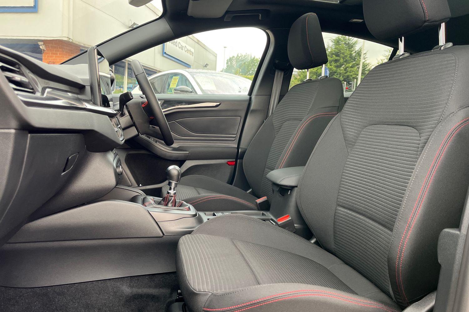 Ford FOCUS Photo 18