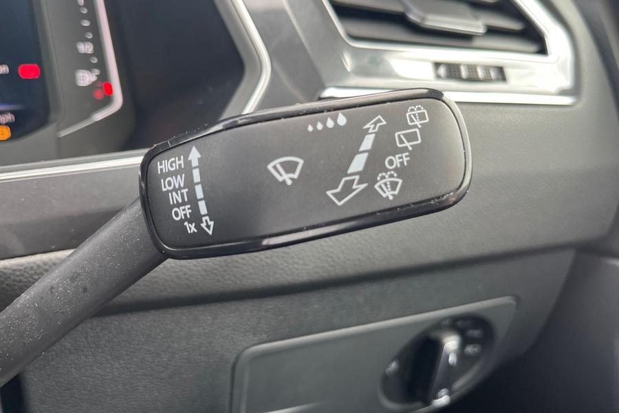 Volkswagen TIGUAN ALLSPACE Photo autoimg-64e4f4bdb82e6b728e1d80f7ea176ced39772fd7.jpg