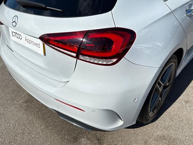 MERCEDES-BENZ A Class Photo 18