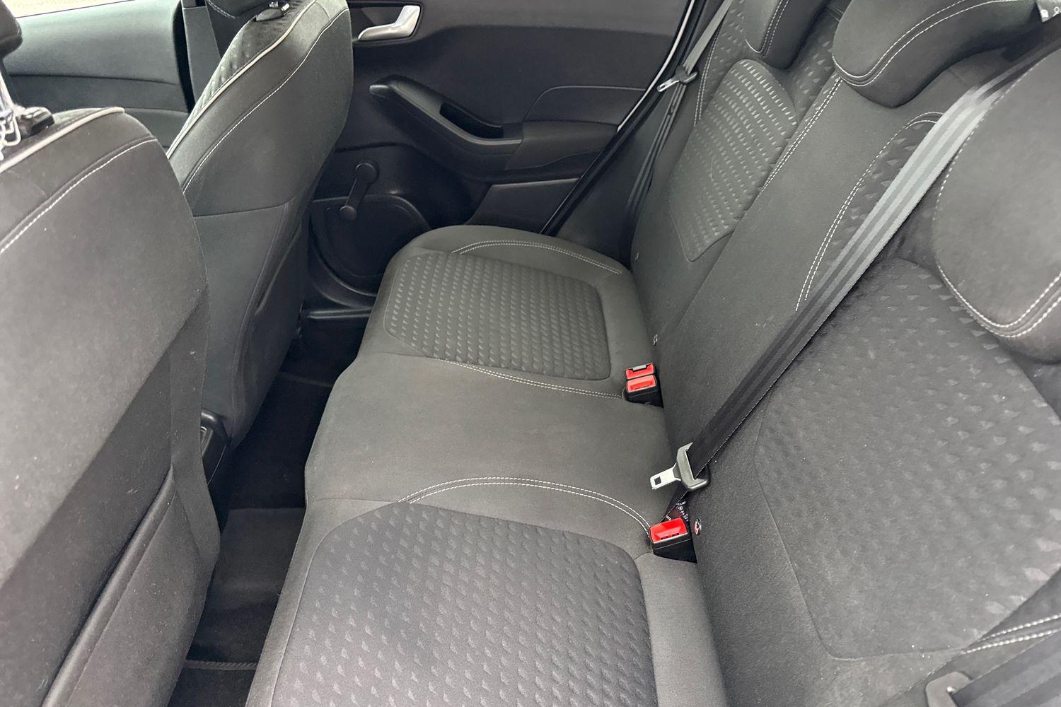 Ford FIESTA Photo 19