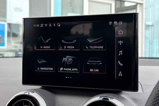 Audi Q2 Photo 13